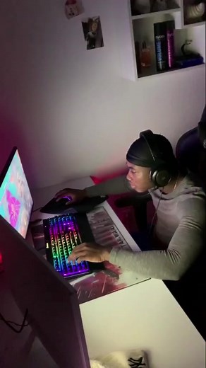 scariest moment ever 😅 #foryou #foruyou #fyp #viral #funny #foryoupage #comdey #pcgaming #gaming #mom