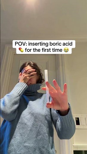 Inserting boric acid vaginal suppositories is simple, but there are a few key steps to ensure you’re