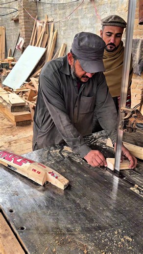 Next level wood cutting 🌴🤪 ##viralsound##Woodworking##viriltiktok##lumberjack##skills