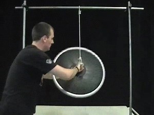 Ai làm thí nghiệm này chưa? Physics is awesome. #DrunkInExperiment | Drunk In Facts