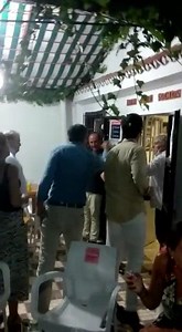 33K views · 176 reactions | II Parte. Juan Carlos Monedero increpado en Bar Bigote de La Jara. Para aquellos incrédulos que dudan de la publicación, ahí veréis que es de anoche por alguna mascarilla que aparece. | La Voz de Durall | Facebook