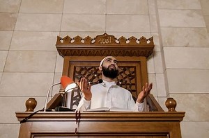 Teks Khutbah Jumat Singkat 1 Lembar Mudah Dihafalkan oleh Khatib - Sonora.id