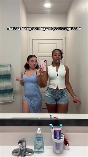 Jessi (@glitch.j)’s videos with original sound - Maya Echols