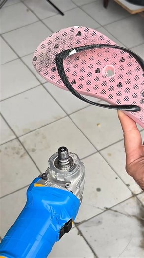 Grinder flip-flop hack – the wildest workshop idea Crazy meets genius! #USA #WorkshopHack #ToolTrick | Hacks By David