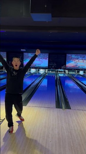 Bowlero Bowling (Strike)