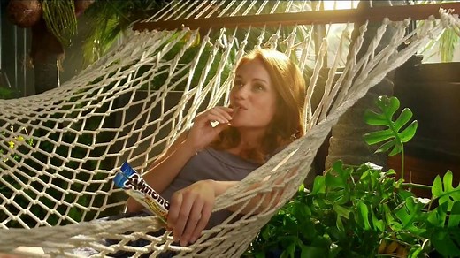 Almond Joy and Mounds TV Spot, 'Bus'