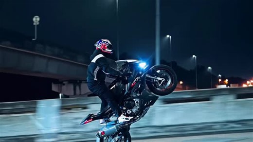 Yu on Instagram: "That doesn’t even enter my consciousness #motorcycle #yamaha #bmw #motorbike #bikelife"