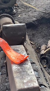 Straighten the used truck leaf spring. #bending #oddlysatisfying #metalprocess #craftvideo #reelsviral #handforged #blacksmithlife | Tabroni AZ