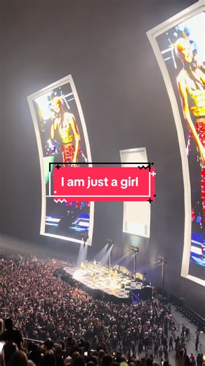 I’m just a girl @Gwen Stefani @No Doubt #tiktokfilmcontest #heromoments #spherelasvegas #lasvegas #moms