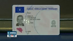 Le nouveau permis de conduire a le format d'une carte bancaire.