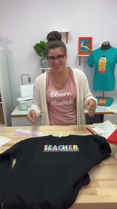 Making multi-color designs is super simple with EasyColor™ DTV! Thankfully so is working with multiple pieces when you have TTD Easy Mask. See how you can use your home printer and vinyl cutter to create your own colorful clothes and accessories on today’s live with Lily! Have you tried #easycolordtv yet? Tag us in your posts at @sisernorthamerica or #siserna #siser #iglive #live #instagramlive #personalized #dtv #directtovinyl #htv #heattransfervinyl #irononvinyl #heatpress #heatpressvinyl #cre