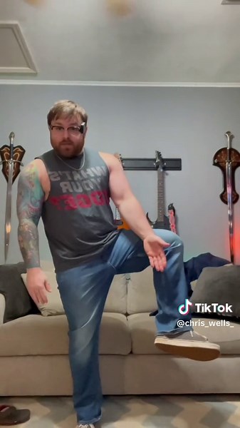 Replying to @Devin im getting a haircut tomorrow 😅