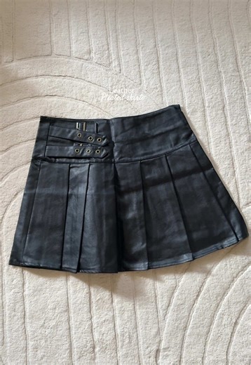 Elevate Your Basic Outfit with a Leather Pleated Skirt