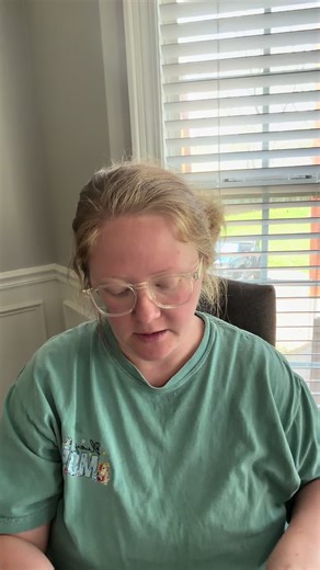 These little notepads have my toddler playing “busy” all day 🥹📝 Taking orders, writing notes, and using their imagination nonstop — the cutest thing ever 💛 Screen-free play that actually keeps them entertained 🙌 Tap to grab yours before they’re gone ✨ #learningthroughplay #pretendplay #tiktokshop #toddleractivities #momlife