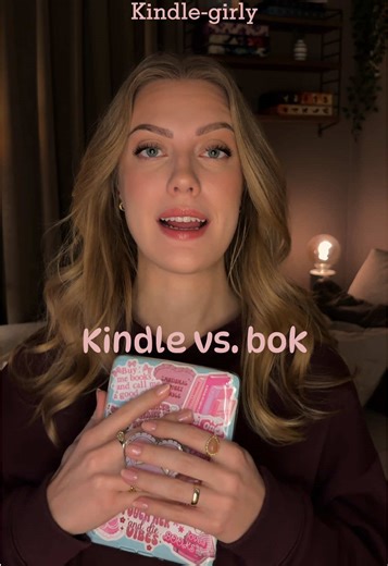 Jeg elsker en fysisk bok, men føler jeg blir ganske begrenset når jeg er utenfor hjemmet mitt…så en kindle gjør at jeg leser masse mer fordi jeg har bøkene enklere tilgjengelig🥰 #kindle #lesing #bok #bøker #booktoknorway