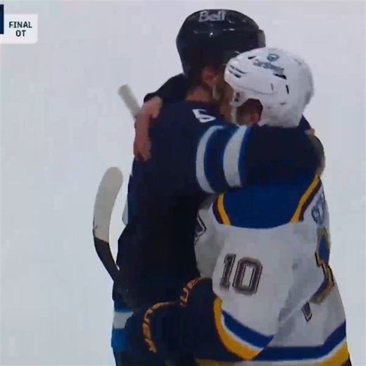 With their parents in the stands, Brayden and Luke Schenn meet in the handshake line and hug it out after a hard-fought seven game series 🥹 Luke Schenn on the Winnipeg Jets will be moving on to the second round of the playoffs, while Brayden's season with the St. Louis Blues comes to an end. Regardless of the outcome, you know their parents are so proud of their boys ❤️ (📽️: Sportsnet) | DraftKings