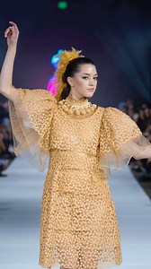 656K views · 29K reactions | That one time Max had a runway show and didn’t quite finish that last dress. 殺 - He called in the OGs! 瑱淋  #dressmaking #runwayfashion #sewing | Max Alexander | Facebook