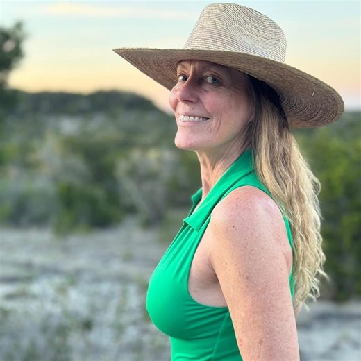 Fixed it. #dress #maturewomen #over50 | Brenda Martinez