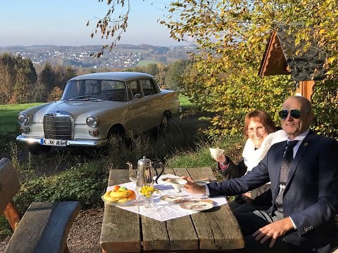 Mercedes Heckflosse W110 on Tour