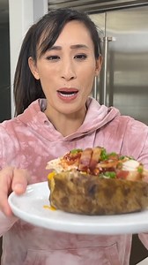 🥔🎨 Indulge your taste buds with a baked potato masterpiece! 🌟 Let your imagination run wild and create the ultimate baked potato using these mouthwatering toppings: 1️⃣ Classic: - Crispy bacon - Sliced green onions - Dollop of sour cream 2️⃣ Tex-Mex: - Seasoned ground beef or chili - Melted Mexican blend cheese - Sliced jalapeños - Freshly-made guacamole - Tangy salsa 3️⃣ Mediterranean: - Diced tomatoes - Chopped cucumber - Crumbled feta cheese - Kalamata olives - Creamy tzatziki sauce 🤩 Get