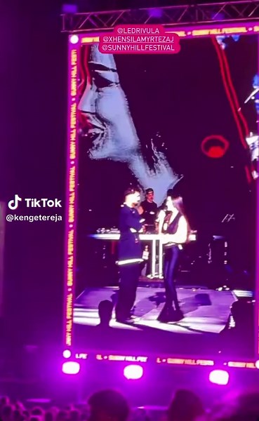 Ledri Vula dhe Xhensila Myrtezaj në Sunny Hill Festival