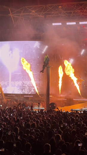 Experience the Emotion of Tokio Hotel's 'Spring nicht'