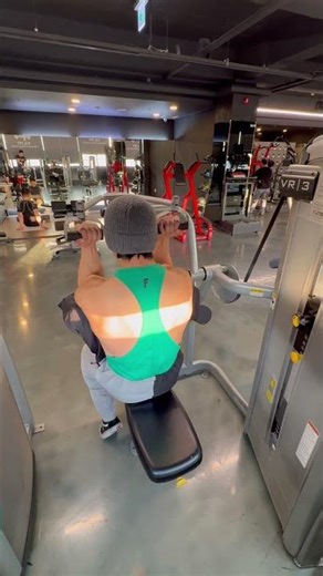 2026.02.21 Cybex 싸이벡스 암익스텐션 암컬 머신 90lb 이두 운동