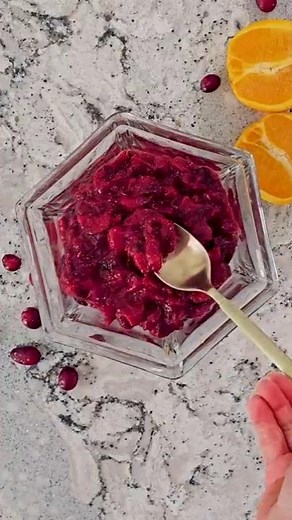 This Easy Cranberry Orange Sauce Steals the Show