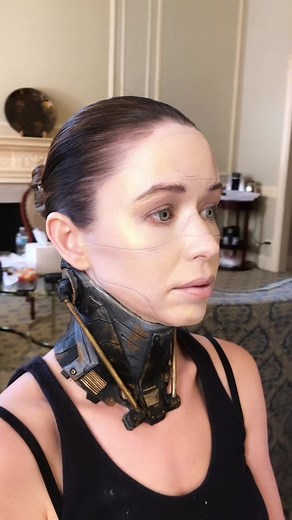 One of the Android makeups we did for “SHE” short film by Eugenio Villamar. Makeup designed by Cesar Perlop. I sculpted the pieces for this film and applied the makeup on set assisted by Fabiola Galván. #android #androidmakeup #robot #fyp #makeuponset #madonnafrozen