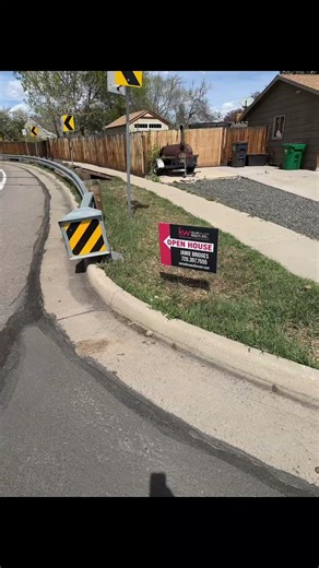How I Set Up Open House Signs (Not Like Other Agents)