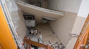 Diebe sprengen Geldautomat - und die Bank gleich mit