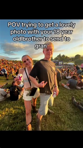 Fun Family Photo Moments with Siblings at Festivals