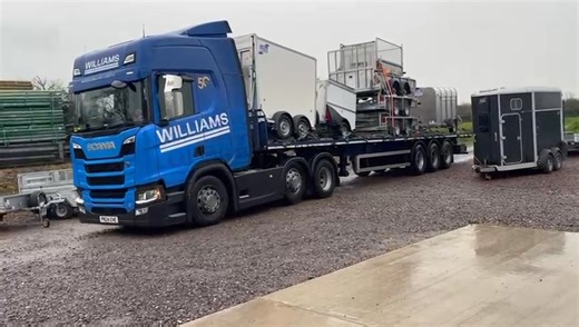 Our customers’ new trailers arriving this morning 🚛🎄 A busy start to the day at C&O Trailers, Willand as customer-ordered Ifor Williams trailers arrive and are unloaded this morning. And the good news? Alongside these orders, we’ve also taken delivery of additional new stock, now available on the forecourt for customers looking to secure a trailer before Christmas. Come down and take a look! 📍 C&O Trailers – Willand, minutes from M5 J27 - EX15 3BY ☎️01884 400 100 📧iforwilliams@candogroup.co.