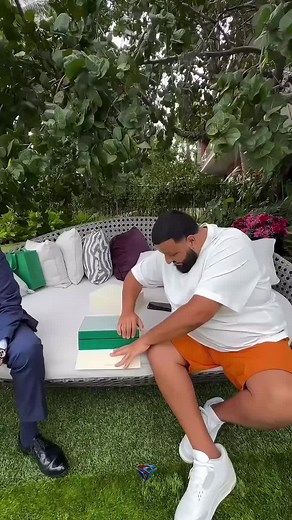 Unboxing 18ct Yellow Gold Rolex Cosmograph Daytona