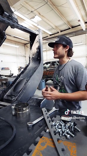 BEHIND THE SCENES OF THE CAB OVER SEMI #ford#caboversemi #semitruck #smco #sparksmotors #dieselbrothers #dieseldave #heavydsparks #heavyd #semimechaniclife #semimechaniclife #weldinglife #trucksoftiktok #semitrucksandtrailers #enginerepair #semiengine #enginebuild #engineproblems #engineperformance #semitruckdriver #oldsemitrucks #caboverlife #caboverengine