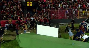 Sport x Vasco: Veja vídeo da invasão da torcida e confusão na Ilha do Retiro