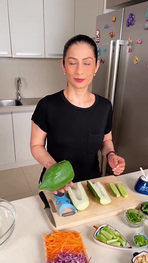 477K views · 5.3K reactions | DETOX RAW PAPAYA SALAD WITH PEANUT...