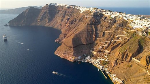 Santorini Earthquake Emergency Explained: Could the Volcano Erupt? - GreekReporter.com