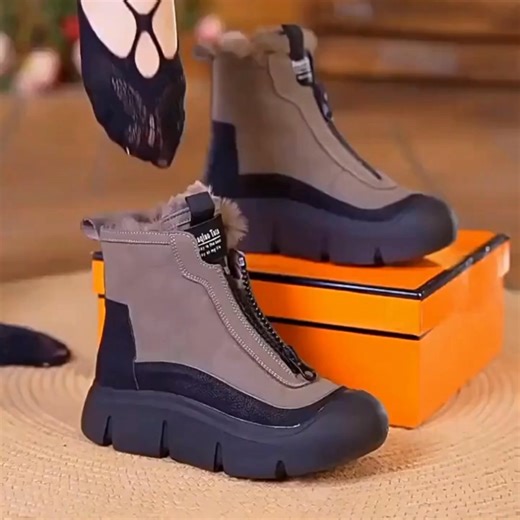 169K views · 1.3K reactions | Menține-ți picioarele calde și confortabile toată ziua Fabricate cu materiale de înaltă calitate, Happy Koala WarmStep sunt concepute să dureze. Bucură-te de căldură și confort multe sezoane de acum încolo. Investește în picioare fericite!   https://happykoala.ro/products/warmstep | HappyKoala.ro | Facebook