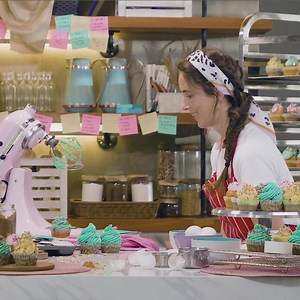 Détourer des images instantanément avec Canva. ✨ Notre nouvel outil est une baguette magique pour enlever le fond des images et créer du contenu comme un pro. | Canva