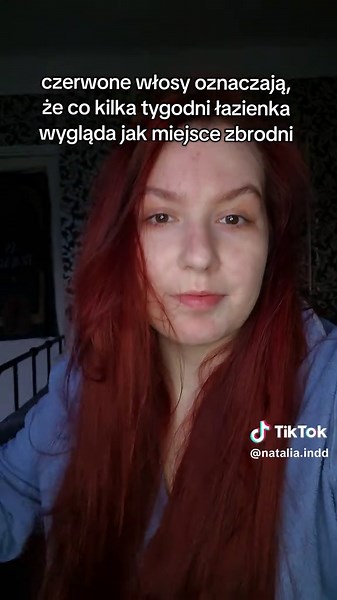 randomowe plamki na płytkach są obecnie częścią wystroju łazienki #redhair #czerwonewlosy #hairtok #hairdye #farbowanie