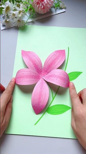 A simple and beautiful Teacher's Day craft, using colored paper to make a lily card,