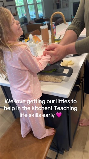 This chopper makes it so easy for the kiddos to jump in and help in the kitchen. Gets their hands active and usually gets them to at least try new foods ! #raisingkids #raisinglittles #cooking #cookingwithkids