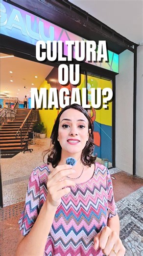 Tah Me Conta | por Tah Lima on Instagram: "Lugares também contam histórias. Onde antes havia livros, silêncio e encontros, hoje existe uma nova proposta. O antigo espaço da Livraria Cultura mudou e dividiu opiniões. E você… acha que foi uma boa mudança ou sente falta do que existia antes? #culturasp #conjuntonacional #livrariacultura #sãopaulosp"