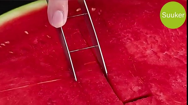 Suuker Watermelon Cutter Slicer, Stainless Steel Watermelon Cube Cutter, Watermelon Cutter Slicer Tool, Watermelon Knife, Fruit Cutter for Kitchen Gadgets
