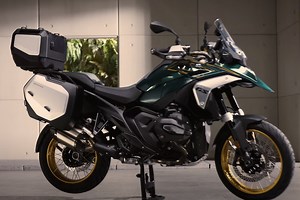 BMW Motorradハウツー動画「BMWバリオ・ラゲッジ・システムの取り付け」 | BMWおたっきーず！Blog - BMW総合情報ブログ