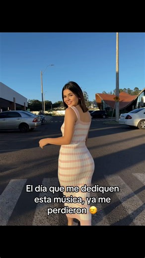 Che Modelo'i: La Canción Que Te Dedican