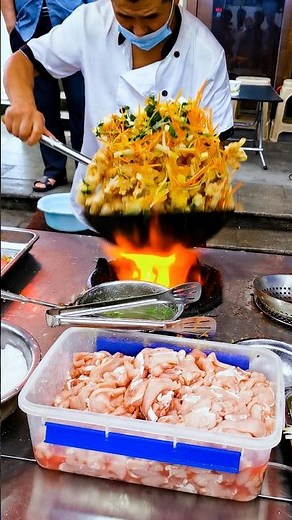 See how Northeastern-style Crispy sweet and sour pork is made.#streetfood #technique