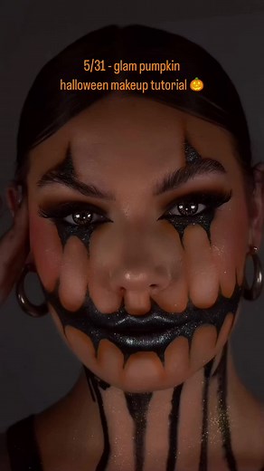 A spooky, yet stunning transformation. 🎃🖤 Learn how to create this glamorous pumpkin look. #HalloweenMakeup #PumpkinMakeup #MakeupTutorial #halloween 🎥: a.j_artistry