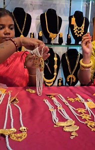 💍✨ Bridal Elegance in Every Pearl ✨💍 আজকের ভিডিওতে দেখানো হয়েছে আমাদের Premium Shell Pearl Bridal Collection – যেকোনো বধূর জন্য একদম পারফেক্ট, শাড়ি হোক বা লেহেঙ্গা ❤️ ✅ 24ct Gold Plated ✅ Anti-allergic Coating ✅ Royal Pearl Glow – Bride Glow Guaranteed! ✅ Perfect for Wedding, Gaye Holud, Reception 📍Visit Store: 1st Floor, Spencer Mall, Ramrajatala, Howrah 📞 WhatsApp Order: 8240191924 🌐 www.spaarsh.in ✨ Be the Bride who shines with grace ✨ #BridalJewellery #ShellPearls #SpaarshByPriyanka #W